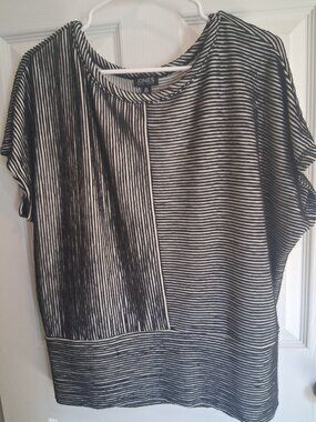 Jones New York | Women's Top | Black & White Mixed Stripe | Size Large